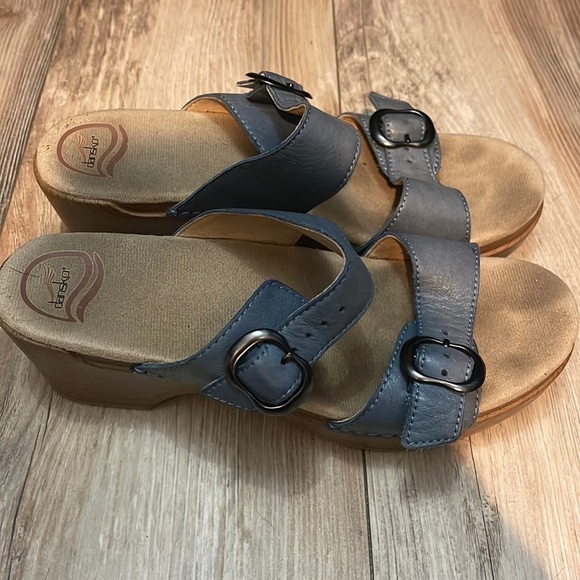 Dansko Wedge Sandals Size 8.5 (39) - Picture 1 of 4